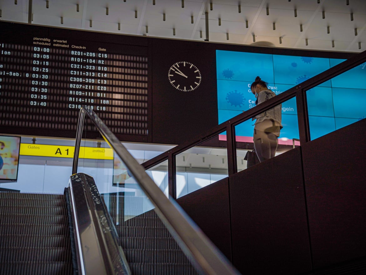 Mónica Delsouc  Derecho internacional